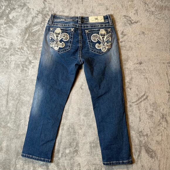 Miss Me Sz 27 Mid Rise Cropped Distressed Blue Jeans Women's - Picture 1 of 6